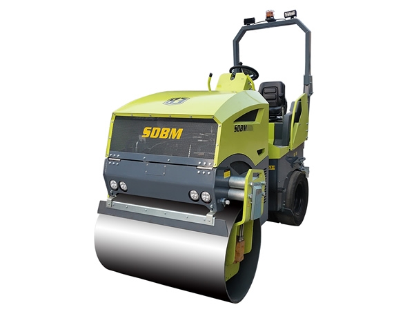 新款4噸單支撐前鋼后膠座駕式壓路機BM4000