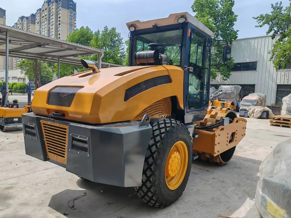 新款8噸座駕式單鋼輪壓路機BM8000