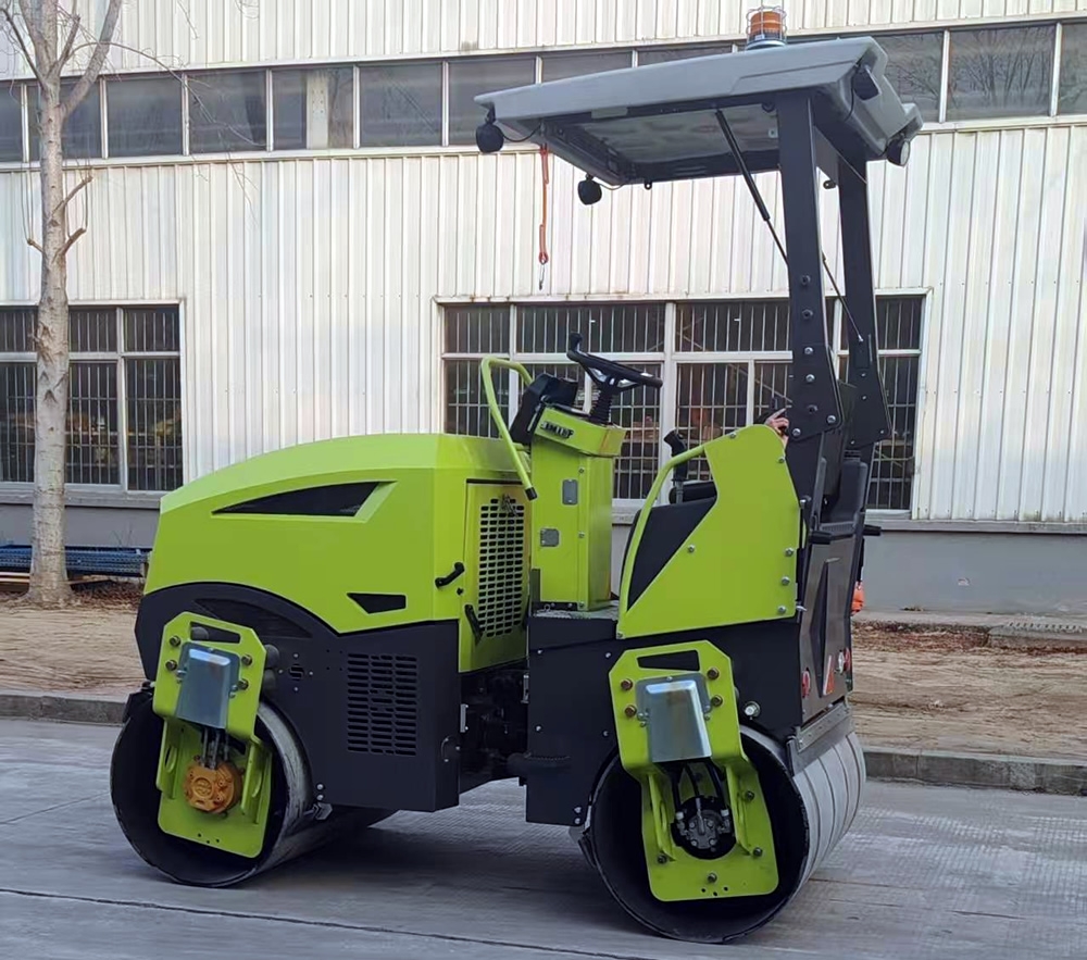 新款3噸小型座駕式壓路機BM3000